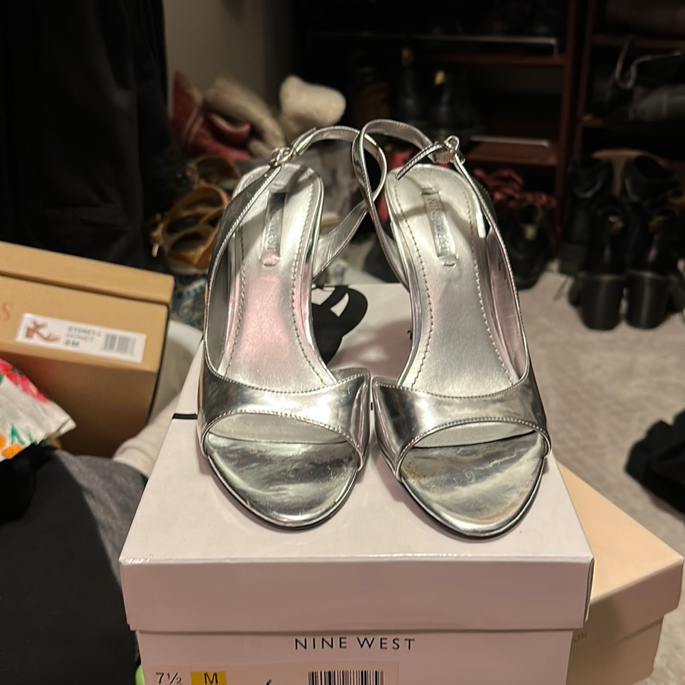 Nine West silver d’orsay sling back heels size 7.5